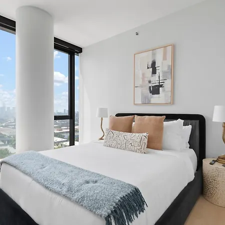 Foundry Unmatched Skyline Views At Lincoln Park Apartment Chicago Exterior photo