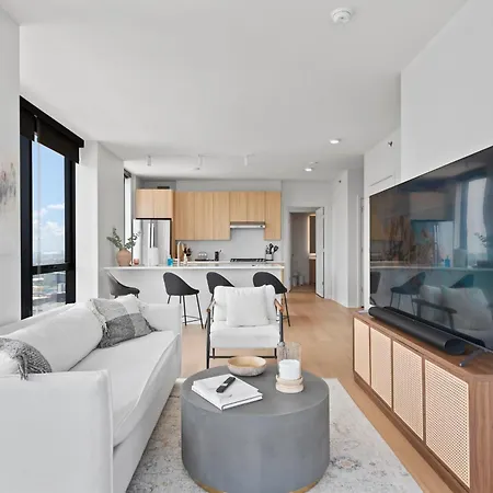 Foundry Unmatched Skyline Views At Lincoln Park Apartment Chicago Exterior photo