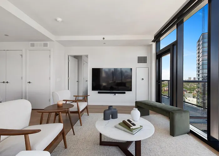 Foundry Unmatched Skyline Views At Lincoln Park
