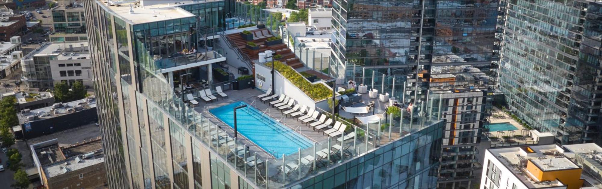 Foundry Unmatched Skyline Views At Lincoln Park Apartment *