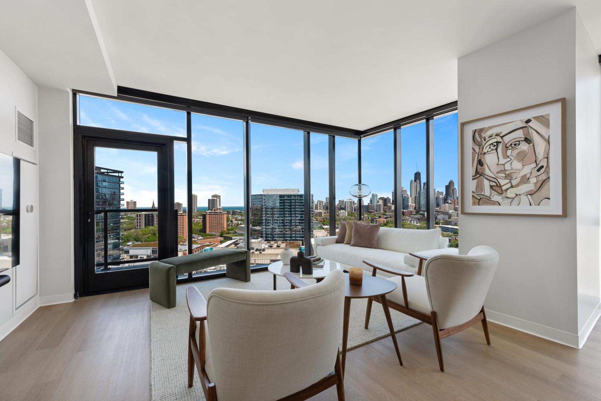 Foundry Unmatched Skyline Views At Lincoln Park Apartment Chicago
